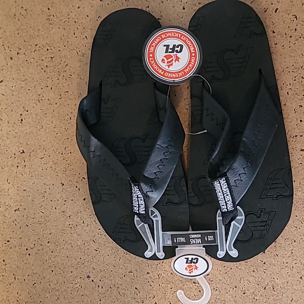 Official CFL Saskatchewan Roughriders Sandals NWT Men's 9